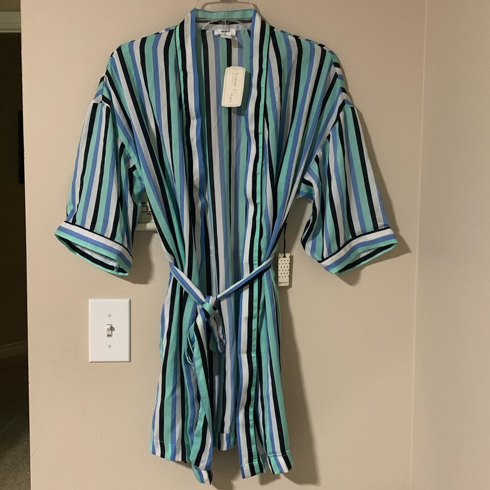 Forever 21 Sleepwear Robe Sz: small